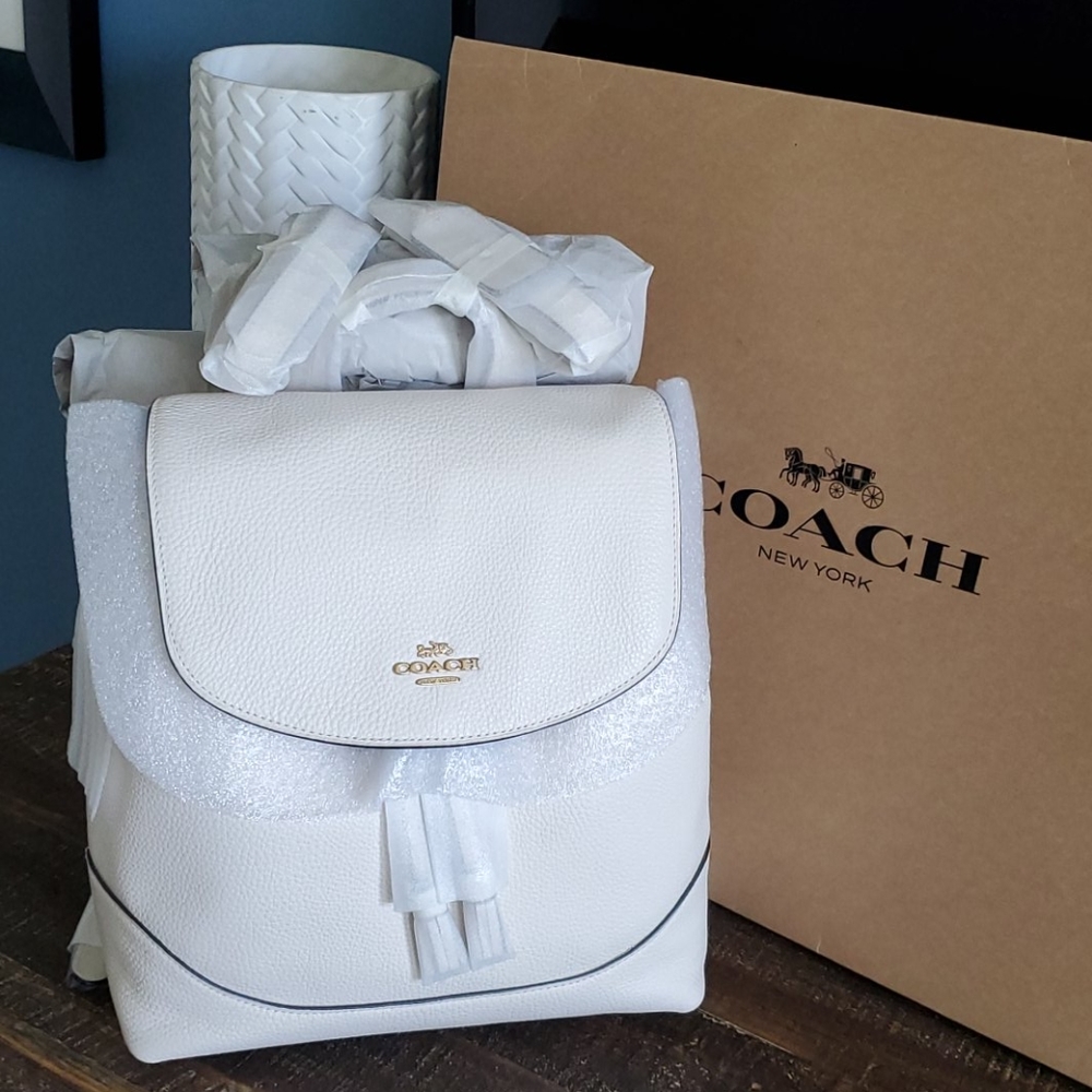 💥Host Pick💥 Coach Elle Backpack (Medium sized) - Picture 3 of 8